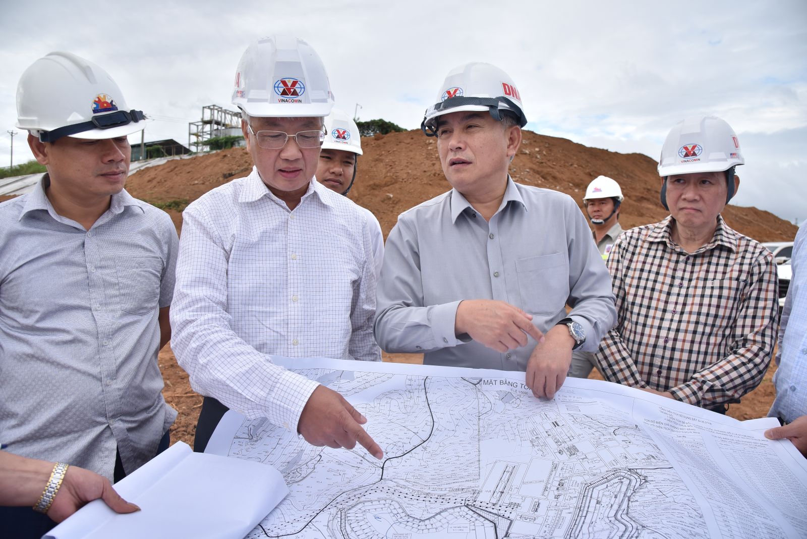 Tổng giám đốc Tập đoàn Vũ Anh Tuấn kiểm tra sản xuất tại Nhôm Đắk Nông và Nhôm Lâm Đồng